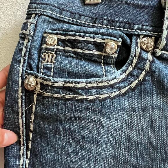 Miss Me Women's Signature Cuffed Capri Jeans Rhinestone Flap Pocket Cropped 29 - Picture 6 of 10